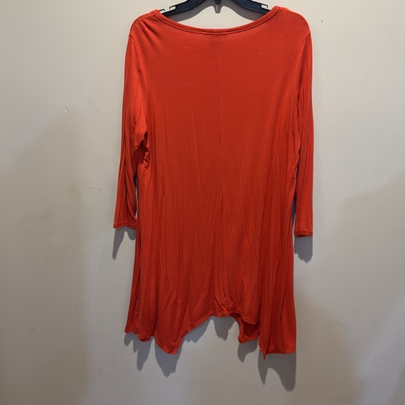 Chelsea & Theodore Vibrant Red Long Sleeve Top - Picture 2 of 2